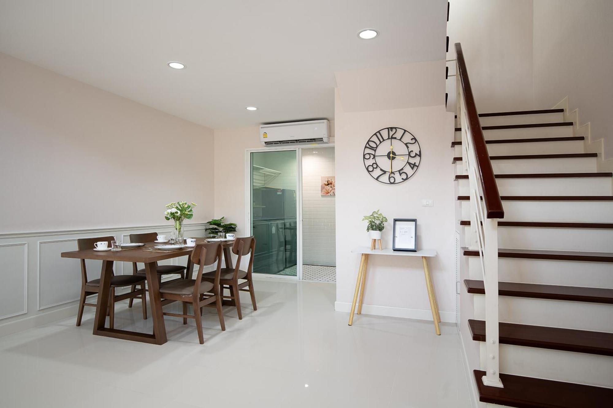 Latkrabangbishome Near Suvarnabhumi Airport ลาดกระบังบิซโฮม Bangkok Zewnętrze zdjęcie