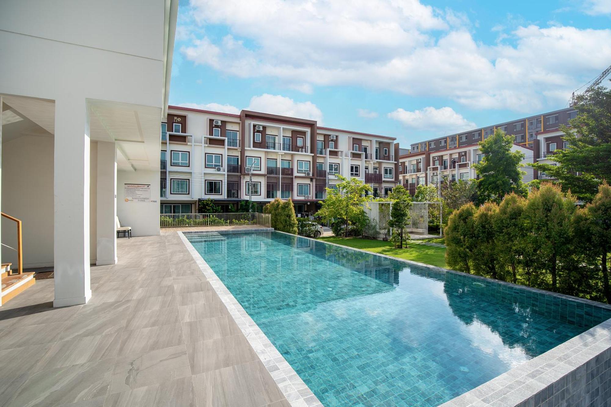 Latkrabangbishome Near Suvarnabhumi Airport ลาดกระบังบิซโฮม Bangkok Zewnętrze zdjęcie