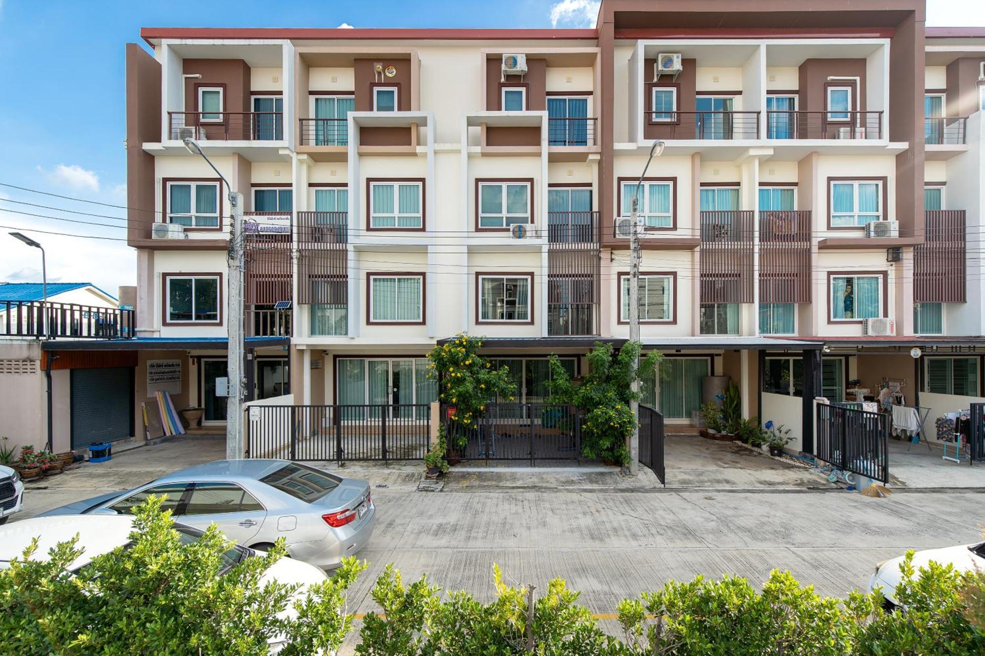 Latkrabangbishome Near Suvarnabhumi Airport ลาดกระบังบิซโฮม Bangkok Zewnętrze zdjęcie